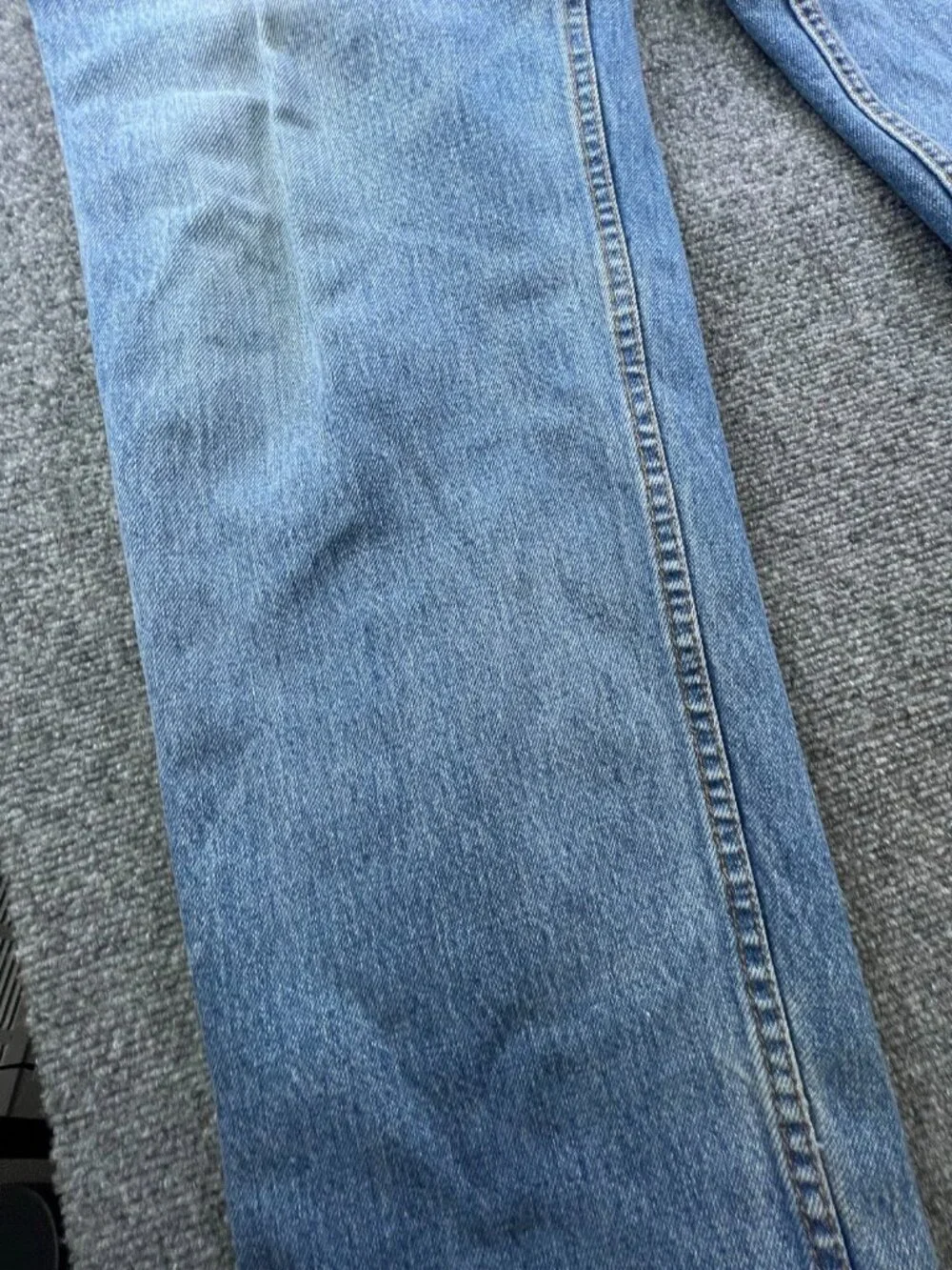 VTG Levi’s 550 Relaxed Fit Paper Tag Canada Made Blue Denim Jeans 40x32